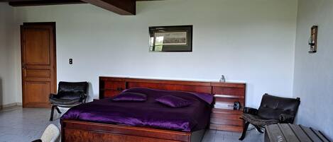 House | 3 bedrooms, individually furnished