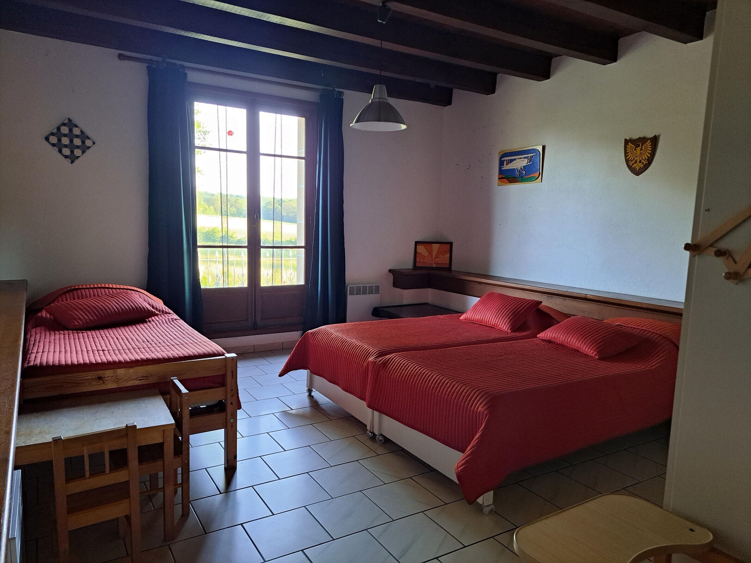 House | 3 bedrooms, individually furnished