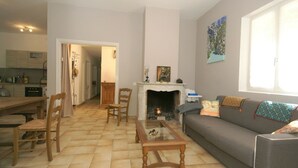 Unclassified image, 5 of 33, button - Romantic, Holiday Home in Flayosc With Private Swimming Pool and in the Forest! (Draguignan)