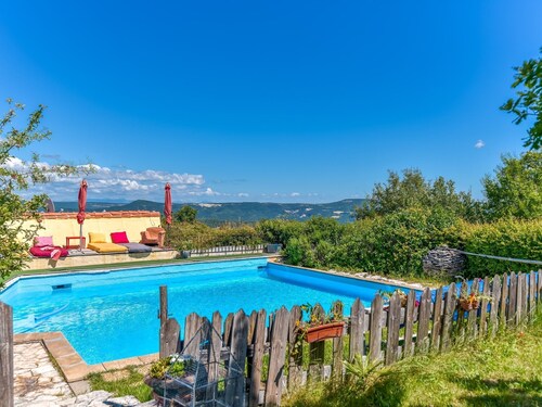 Provincial Cottage in Provence With Swimming Pool