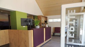Lobby - Cozy Chalet With a Jetty Nearby De Veluwe (Hoenderloo)