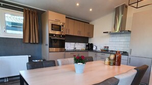 Dining - Cozy Chalet With a Jetty Nearby De Veluwe (Hoenderloo)