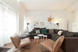 Living room - Holiday Home in Bergen Near North Sea Beach (Bergen aan Zee)