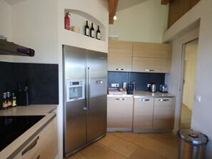 Villa | Private kitchen | Fridge, microwave, oven, dishwasher - Beautiful Villa With a Private Pool in Var (La Garde-Freinet)