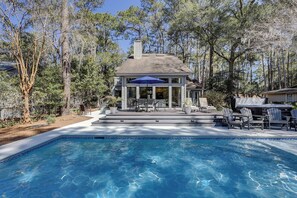 Et oppvarmet basseng