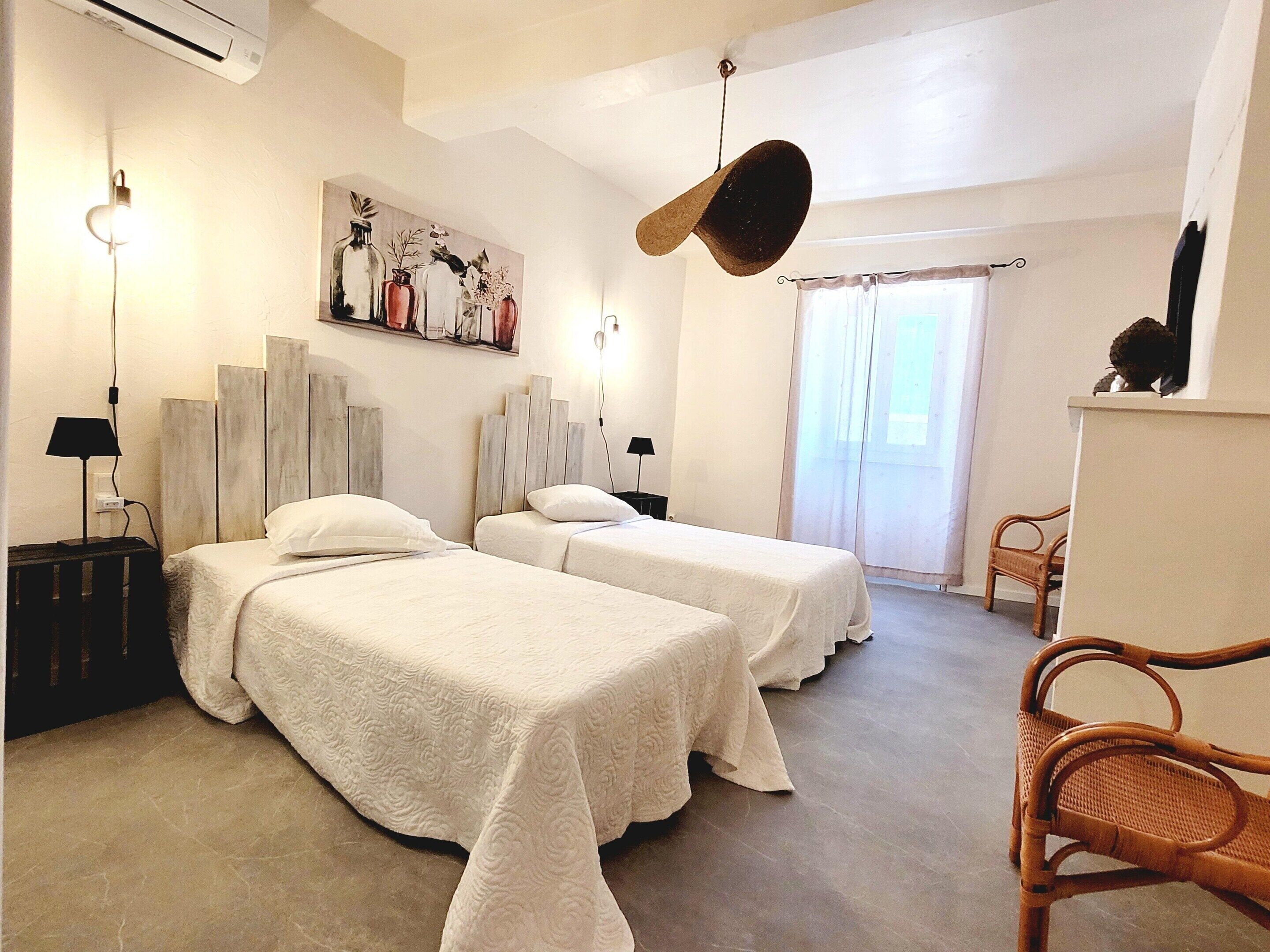 House | 3 bedrooms, individually furnished, iron/ironing board