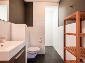 Bathroom - Pretty Holiday Home in Vroomshoop With Garden (Den Ham)