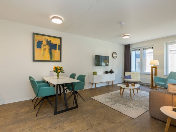 Apartment | Dining - Apartment in Zoutelande Near Sunny Beach (Zoutelande)