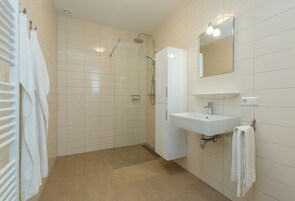 Apartment | Bathroom