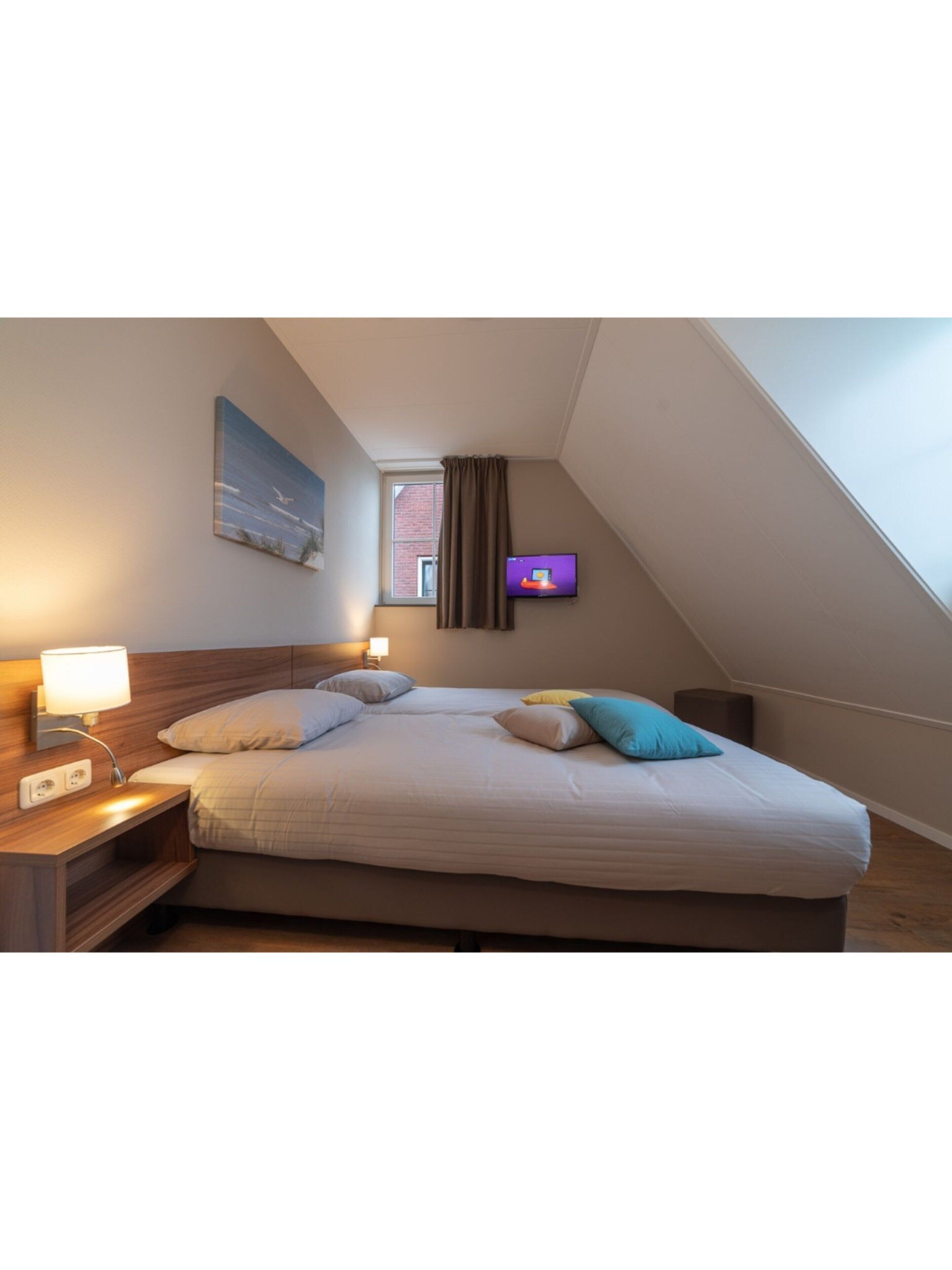 House | 4 bedrooms, individually furnished, bed sheets