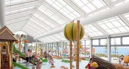 Luxury Villa With Outdoor Kitchen and Lake View