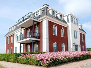 Exterior - Apartment in Colijnsplaat Near Lake and Sauna (Colijnsplaat)