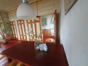 House | Dining - Idyllic Rural Home With Bikes (Easterlittens)