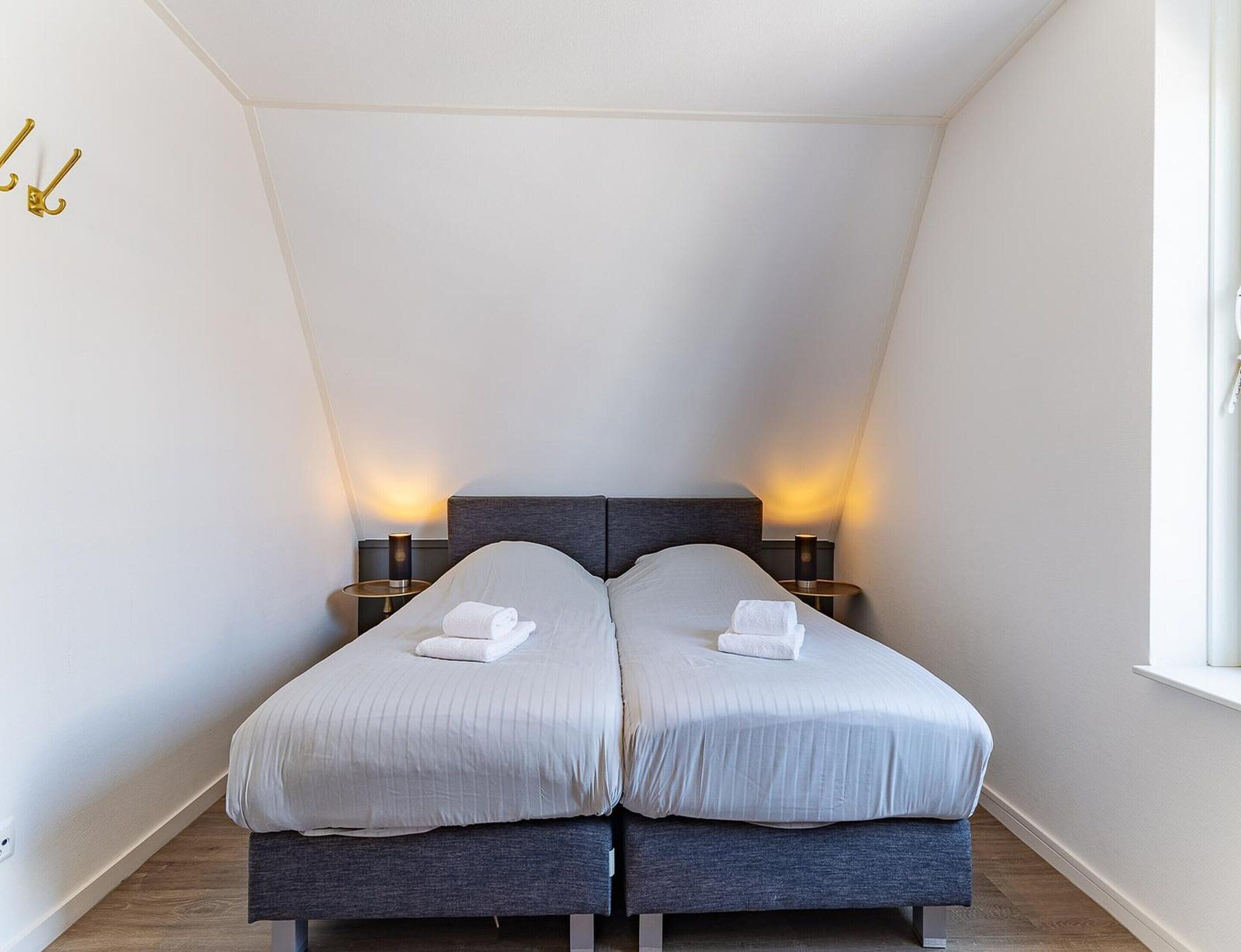 Apartment | 3 bedrooms, individually furnished, bed sheets