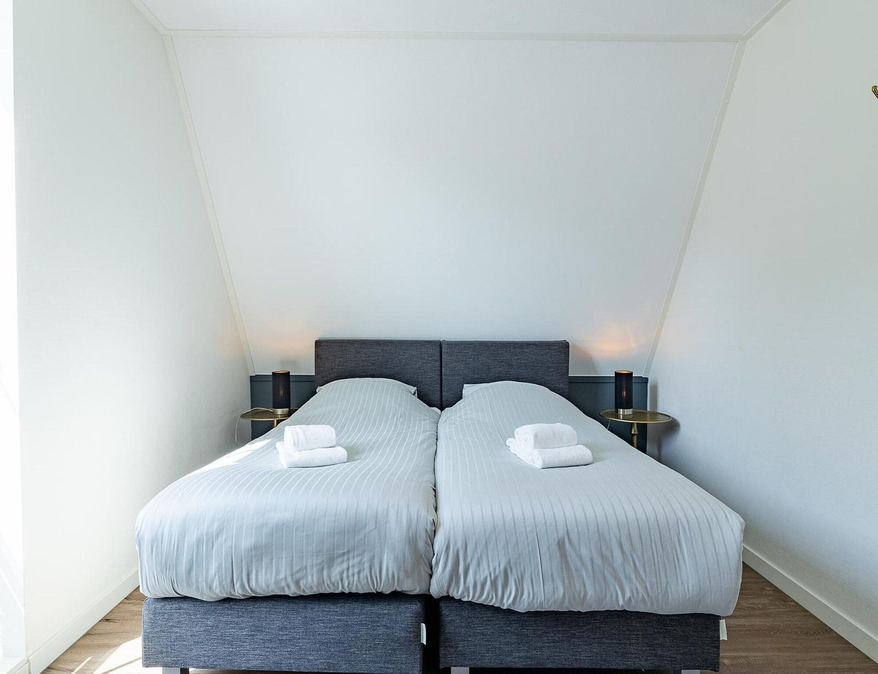3 bedrooms, individually furnished, bed sheets