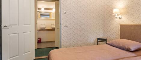 Hus | 3 soverom, individuelt innredet, strykejern/-brett og sengetøy