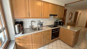 Apartment, 2 Schlafzimmer, Erdgeschoss | Eigene Küche | Espressomaschine, Wasserkocher mit Kaffee-/Teezubehör, Wasserkocher