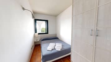 3 dormitorios, tabla de planchar con plancha, wifi gratis y ropa de cama