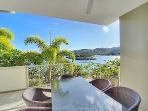 Outdoor dining - 1 Bright Point Apartment 2204, 146 Sooning St-BOM (Nelly Bay)