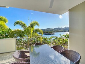 Outdoor dining - 1 Bright Point Apartment 2204, 146 Sooning St-BOM (Nelly Bay)