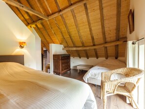 Rumah | 5 kamar tidur dan dilengkapi dengan perabotan berbeda-beda
