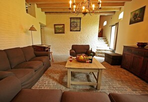 House | Living room - Family Farmhouse With Sauna (Beernem)