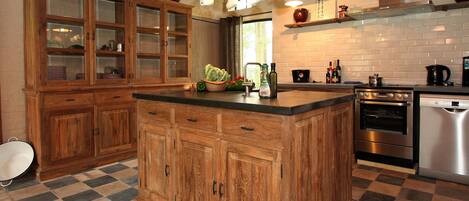 House | Private kitchen | Fridge, highchair