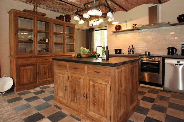 House | Private kitchen | Fridge, highchair