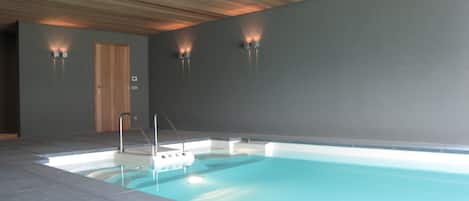 独立别墅 | 泳池 | 室内游泳池,室外游泳池