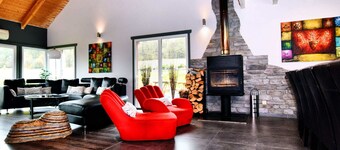 Villa With Heated Outdoor Pool and Sauna