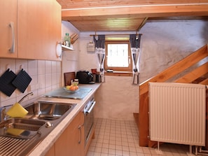 House | Private kitchen | Stovetop, high chair - Ferienhaus in Brigach (Sankt Georgen im Schwarzwald)