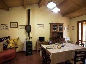 House | Dining - Delightful Villa in Paciano (Paciano)