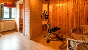 16 bedrooms, minibar, individually furnished - Retreat in Ardennes Wooden Area, Close to Lige, Spa and Luxembourg (Vielsalm)