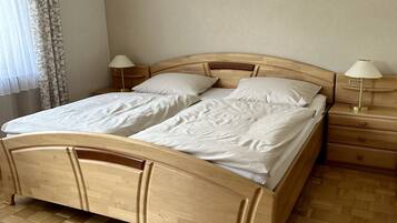 Apartemen | 2 kamar tidur dan dilengkapi dengan perabotan berbeda-beda