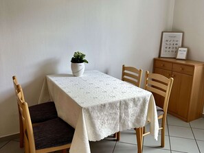 Dining - Unterkunft mit Zwei Baeder in Lirstal (Lirstal)