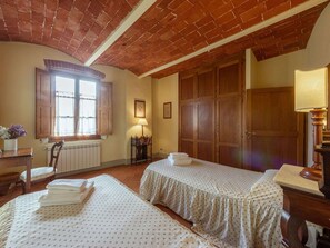 4 bedrooms, individually furnished - Belvilla by OYO Ancient Village With Swimming Pool (Reggello)