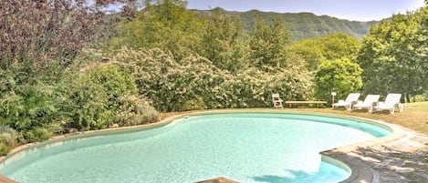 House | Pool