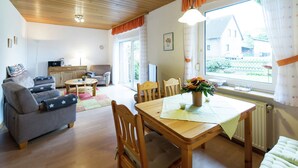 Dining - Modern Holiday Home in Beckedorf With Terrace (Südheide)