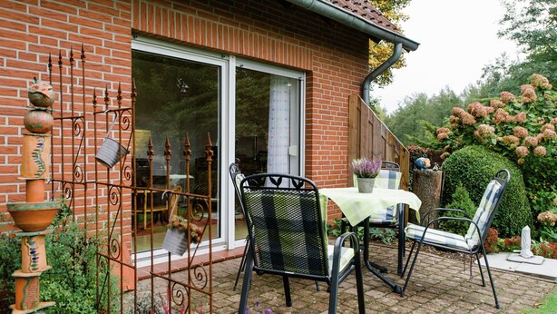 House | Balcony - Modern Holiday Home in Beckedorf With Terrace (Südheide)