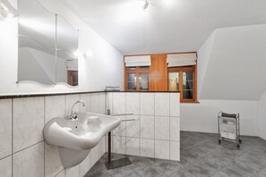 House | Bathroom