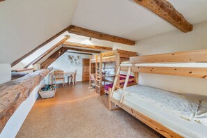 House | 3 bedrooms, individually furnished - Spacious Apartment With Garden (Langlingen)