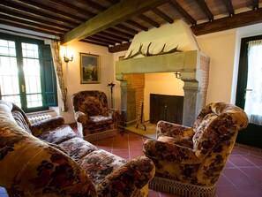 Cottage | Living area