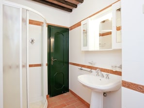 Cottage | Bathroom