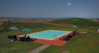 Farmhouse in Arbia Asciano With Pool