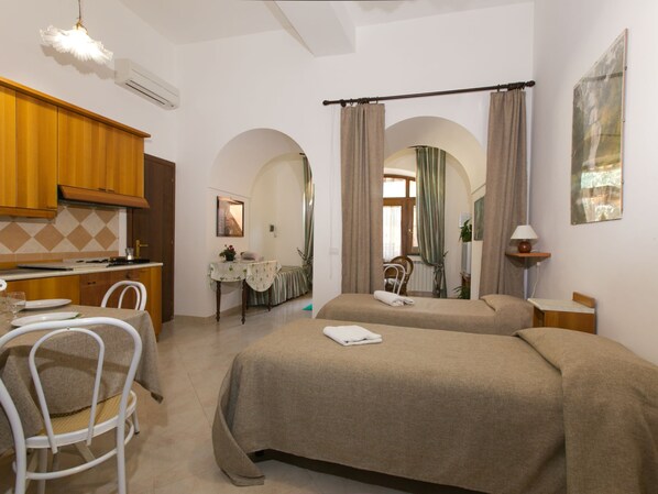 Talo | 1 makuuhuone, yksilöllisesti kalustettu, vuodevaatteet