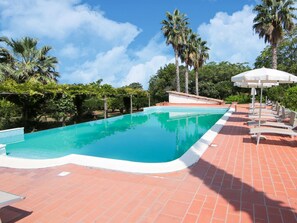 Outdoor pool - Holiday Home in San Nicolò di Ricadi With Pool & Tennis Court (Ricadi)