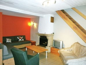 Living room - Tidy Holiday Home with Fireplace near Malmédy (Malmedy)