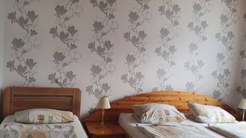 House | 4 bedrooms, individually furnished, bed sheets