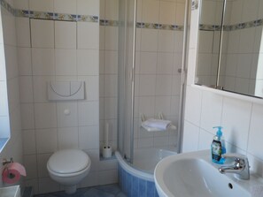 Apartment | Bathroom - Apartment in Gernrode in the Harz With Amazing View of the Town (Quedlinburg)
