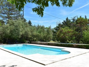 Outdoor pool - Luxurious Holiday Home With Private Swimming Pool in Uzès (Uzes)